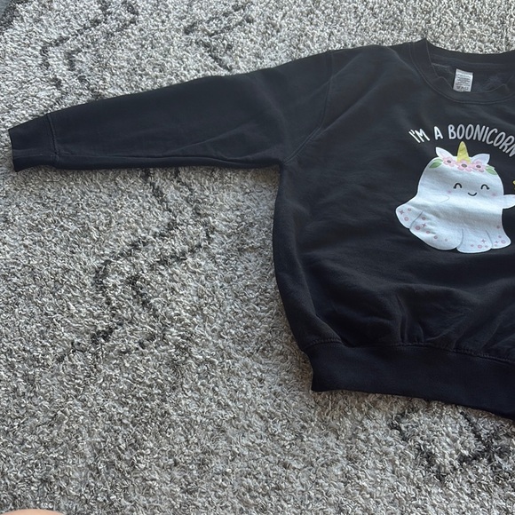 Black crewneck sweatshirt 'I'm a Boonicorn' with cute girly unicorn design - Picture 2 of 9